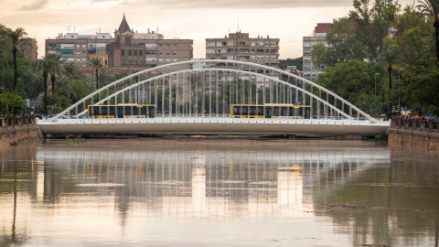 13/09/2019.- El cauce del rio Segura a su paso por la ciudad de Murcia esta mañana tras las intensas lluvias caídas esta madrugada. EFE/Marcial Guillén 13/09/2019.- El cauce del rio Segura a su paso por la ciudad de Murcia esta mañana tras las intensas lluvias caídas esta madrugada. EFE/Marcial Guillén