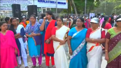 Cuatro millones de mujeres forman un muro humano por la igualdad en la India Cuatro millones de mujeres forman un muro humano por la igualdad en la India