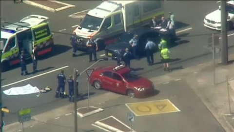 Un fugitivo se apuñala a sà mismo tras una persecución policial en SÃdney Un fugitivo se apuñala a sà mismo tras una persecución policial en SÃdney