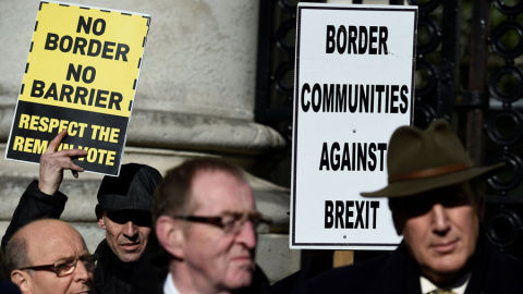 Manifestantes contra el Brexit en Dublín. REUTERS/Clodagh Kilcoyne Manifestantes contra el Brexit en Dublín. REUTERS/Clodagh Kilcoyne