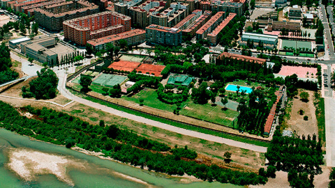 La Sociedad Deportiva Tiro Pichón de Zaragoza reclama nueve millones de euros por esta zona de la ribera del Ebro que, según Medio Ambiente, es de dominio público. La Sociedad Deportiva Tiro Pichón de Zaragoza reclama nueve millones de euros por esta zona de la ribera del Ebro que, según Medio Ambiente, es de dominio público.
