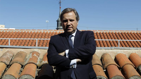 El portavoz del PSOE en el Ayuntamiento de Madrid, Antonio Miguel Carmona, durante una entrevista con Efe en la que repasa los primeros pasos del equipo de Manuela Carmena al frente del Consistorio madrileño y otros temas de la actualidad p El portavoz del PSOE en el Ayuntamiento de Madrid, Antonio Miguel Carmona, durante una entrevista con Efe en la que repasa los primeros pasos del equipo de Manuela Carmena al frente del Consistorio madrileño y otros temas de la actualidad p