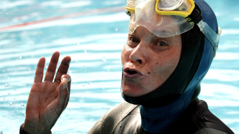 Fotografía de archivo de 2005 de la plumarquista mundial de apnea Natalia Molchanova. EFE/Fabrice Coffrini Fotografía de archivo de 2005 de la plumarquista mundial de apnea Natalia Molchanova. EFE/Fabrice Coffrini