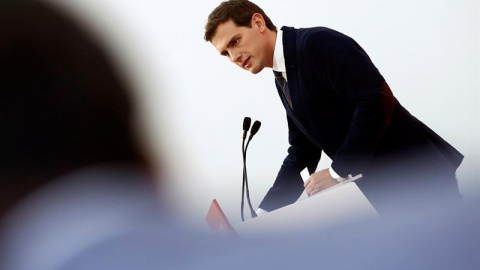 El líder de Ciudadanos, Albert Rivera, durante la rueda de prensa posterior a la reunión de Comité Permanente del partido celebrada hoy en Madrid. EFE/Mariscal El líder de Ciudadanos, Albert Rivera, durante la rueda de prensa posterior a la reunión de Comité Permanente del partido celebrada hoy en Madrid. EFE/Mariscal