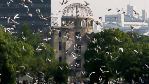 La Cúpula de la bomba atómica durante la ceremonia de conmemoración del 70 aniversario del ataque atómico sobre Hiroshima en Hiroshima, Japón. Barack Obama será el primer presidente de Estados Unidos en ejercicio que visitará la ciudad japo