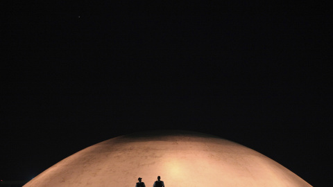 Vista de la cúpula del Senado en Brasilia hoy, 9 de mayo de 2016. El proceso que le puede costar el cargo a la presidenta brasileña, Dilma Rousseff, llegó hoy a estar suspendido, pero fue retomado tras una jornada de vértigo en la que el Go