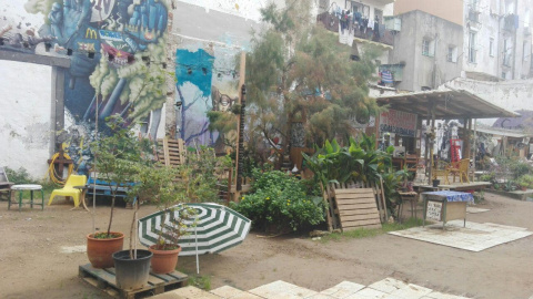 L'Àgora Juan Andrés Benítez, espai d'homenatge al veí del barri. QUERALT CASTILLO L'Àgora Juan Andrés Benítez, espai d'homenatge al veí del barri. QUERALT CASTILLO