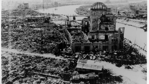 Imagen de la sede entonces de Promoción Industrial de la Prefectura de Hiroshima, fotografiada por el Ejército estadounidense tras lanzar la bomba atómica el 6 de agosto de 1945. EFE/Hiroshima Peace Memorial Museum Imagen de la sede entonces de Promoción Industrial de la Prefectura de Hiroshima, fotografiada por el Ejército estadounidense tras lanzar la bomba atómica el 6 de agosto de 1945. EFE/Hiroshima Peace Memorial Museum