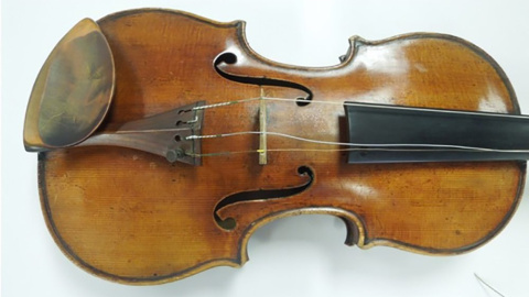El Stradivarius del violinista Roman Totenberg, una pieza hecha a mano por el famoso violinista italiano en el año 1734 cuyo valor no ha sido estimado, ha aparecido este jueves después de 35 años desaparecido, según la información publicada