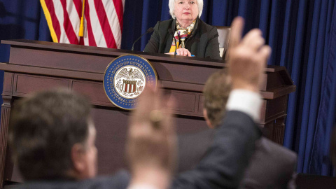 La presidenta de la Reserva Federal (Fed), el banco central de los EEUU, durante la rueda de prensa tras la reunión del Comité de Mercado Abierto. REUTERS/Joshua Roberts La presidenta de la Reserva Federal (Fed), el banco central de los EEUU, durante la rueda de prensa tras la reunión del Comité de Mercado Abierto. REUTERS/Joshua Roberts