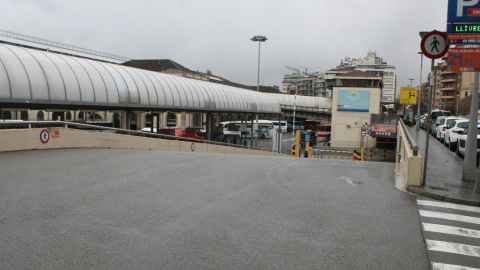 Un dels accessos a l'Estació del Nord de Barcelona, "enclotada, tancada en si mateixa", segons denuncia la urbanista feminista Sara Ortiz. Marc Font.