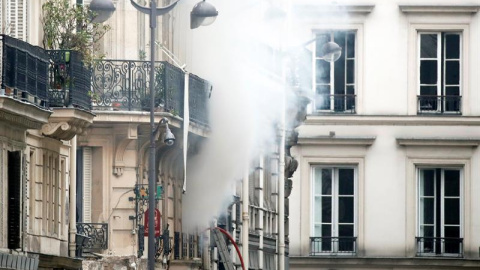 A smoke rises from a building at the scene of an explosion at a bakery near Rue de Trevise in Paris, France, 12 January 2019. According to police, a suspected gas leak has lead to an explosion of a bakery in Paris, injuring several people a A smoke rises from a building at the scene of an explosion at a bakery near Rue de Trevise in Paris, France, 12 January 2019. According to police, a suspected gas leak has lead to an explosion of a bakery in Paris, injuring several people a