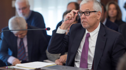 El exinterventor general del Gobierno andaluz, Manuel Gómez, durante su declaración en el juicio que se sigue en la Audiencia de Sevilla por la pieza política del caso ERE. EFE/ Raul Caro Cadenas El exinterventor general del Gobierno andaluz, Manuel Gómez, durante su declaración en el juicio que se sigue en la Audiencia de Sevilla por la pieza política del caso ERE. EFE/ Raul Caro Cadenas