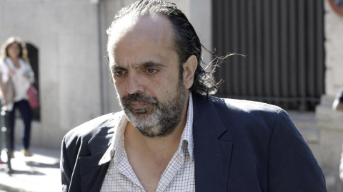 Guillermo Ortega, exalcalde de Majadahonda, tras la salida de la Audiencia Nacional, imputado por el caso Gürtel. EFE