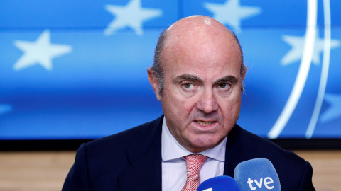 El ministro español Luis de Guindos hace una declaraciones en Bruselas, tras su designación oficial como candidato a ocupar la Vicepresidencia del BCE. REUTERS/Francois Lenoir El ministro español Luis de Guindos hace una declaraciones en Bruselas, tras su designación oficial como candidato a ocupar la Vicepresidencia del BCE. REUTERS/Francois Lenoir
