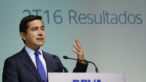 El consejero delegado del BBVA, Carlos Torres Vila, durante la rueda de prensa en la que ha expuesto los resultados de la entidad del segundo trimestre de 2016. EFE/Mariscal El consejero delegado del BBVA, Carlos Torres Vila, durante la rueda de prensa en la que ha expuesto los resultados de la entidad del segundo trimestre de 2016. EFE/Mariscal