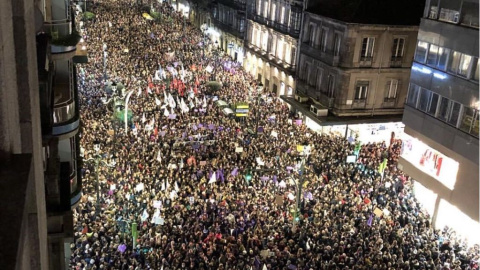 Manifestació feminista multitudinària al centre de València