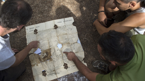 Mapa de operaciones de Ciudad Universitaria de Gregorio Duque Villarte. Está atravesado por la misma bala que le hirió en la mano izquierda.- ÁLVARO MINGUITO Mapa de operaciones de Ciudad Universitaria de Gregorio Duque Villarte. Está atravesado por la misma bala que le hirió en la mano izquierda.- ÁLVARO MINGUITO