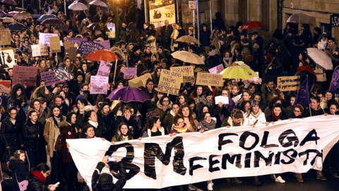 Manifestación feminista en Santiago. / XOÁN REY (EFE)