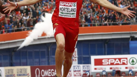 Bruno Hortelano celebrando su victoria en la final de los 200 metros del Europeo de atletismo. /AFP Bruno Hortelano celebrando su victoria en la final de los 200 metros del Europeo de atletismo. /AFP