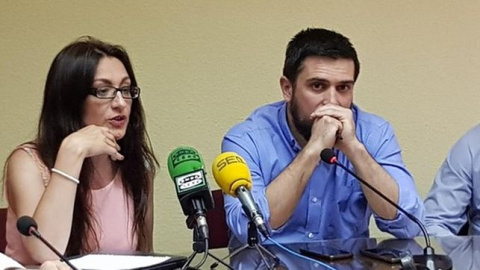 La número uno de Izquierda Unida para la Comunidad de Madrid, Sol Sánchez, y el secretario general de Podemos Madrid, Ramón Espinar / Europa Press La número uno de Izquierda Unida para la Comunidad de Madrid, Sol Sánchez, y el secretario general de Podemos Madrid, Ramón Espinar / Europa Press
