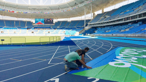 El estadio olímpico de Río recibe los últimos retoques antes de la competición. /REUTERS