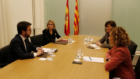 Reunió del vicepresident Pere Aragonès i la consellera de Presidència Elsa Artadi amb la vicepresidenta del Govern espanyol Carmen Calvo i la ministra Meritxell Batet, el passat 20 de desembre a Pedralbes / EFE Reunió del vicepresident Pere Aragonès i la consellera de Presidència Elsa Artadi amb la vicepresidenta del Govern espanyol Carmen Calvo i la ministra Meritxell Batet, el passat 20 de desembre a Pedralbes / EFE