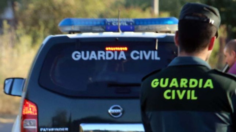 Un agente de la Guardia Civil./ EFE Un agente de la Guardia Civil./ EFE