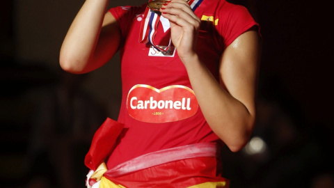 La española Carolina Marín celebra su victoria en la final del Campeonato del Mundo de Bádminton en Yakarta.- EFE La española Carolina Marín celebra su victoria en la final del Campeonato del Mundo de Bádminton en Yakarta.- EFE