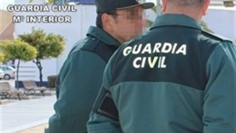 Foto de archivo de dos agentes de la Guardia Civil. / EP Foto de archivo de dos agentes de la Guardia Civil. / EP