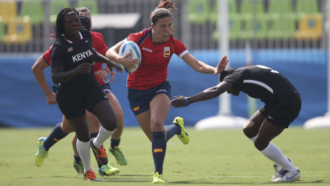 Las leonas del rugby a 7 ganaron a Kenia y se medirán en cuartos contra Australia. /REUTERS