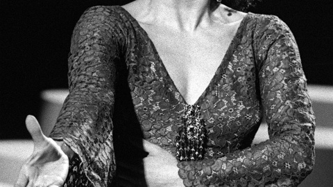 Fotografía de Archivo, tomada el 6 de marzo de 1969, de la cantante Dolores Vargas, la Terremoto, famosa por interpretar en los años 70 del siglo pasado la rumba flamenca 'Achilipú'. EFE Fotografía de Archivo, tomada el 6 de marzo de 1969, de la cantante Dolores Vargas, la Terremoto, famosa por interpretar en los años 70 del siglo pasado la rumba flamenca 'Achilipú'. EFE