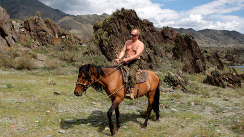 Putin montando a caballo.-REUTERS