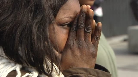 El barrio de Lavapiés intenta recuperar la calma entre enfado y tristeza de los senegaleses El barrio de Lavapiés intenta recuperar la calma entre enfado y tristeza de los senegaleses