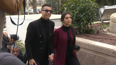 Cristiano Ronaldo hace el 'paseÃllo' junto a Georgina Cristiano Ronaldo hace el 'paseÃllo' junto a Georgina