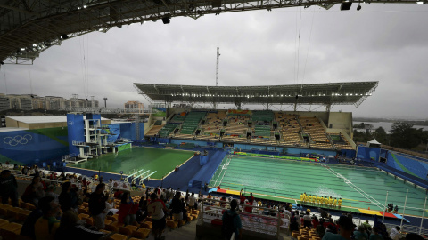 El color verdoso de las piscinas de saltos y waterpolo en Río. /REUTERS El color verdoso de las piscinas de saltos y waterpolo en Río. /REUTERS