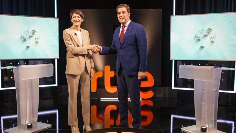 La candidata del BNG a la presidencia de la Xunta, Ana Pontón y el candidato del PSdeG, José Ramón Gómez Besteiro, posan antes del comienzo xdel debate electoral para las elecciones gallegas del 18F en RTVE. E.P./Agostime La candidata del BNG a la presidencia de la Xunta, Ana Pontón y el candidato del PSdeG, José Ramón Gómez Besteiro, posan antes del comienzo xdel debate electoral para las elecciones gallegas del 18F en RTVE. E.P./Agostime