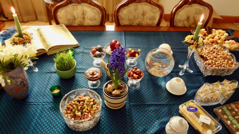 Ejemplo de Sofreh Haftsin, la mesa de las 7 S. - Alireza Ferrokhzadi