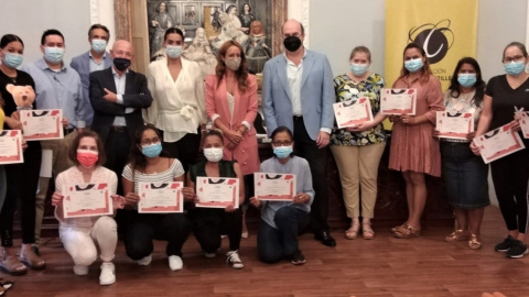Primer taller formativo de educación financiera de Banco Santander dirigido a mujeres inmigrantes de Córdoba (Andalucía). Primer taller formativo de educación financiera de Banco Santander dirigido a mujeres inmigrantes de Córdoba (Andalucía).