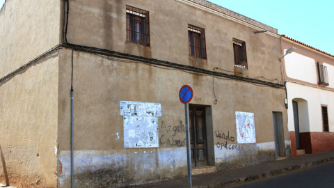 Estado actual de la casa familiar de los Izquierdo, en Puerto Hurraco (Badajoz). EFE/Raúl Haba Estado actual de la casa familiar de los Izquierdo, en Puerto Hurraco (Badajoz). EFE/Raúl Haba
