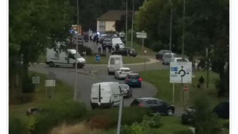 Imagen de la localidad de Roye, en el norte de Francia, en el que al menos tres personas han muerto y cuatro han resultado graves en un tiroteo en un campamento nómada. Imagen de la localidad de Roye, en el norte de Francia, en el que al menos tres personas han muerto y cuatro han resultado graves en un tiroteo en un campamento nómada.