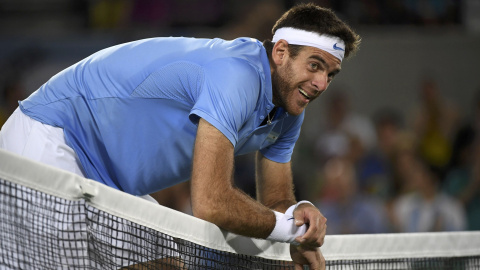 El argentino, Juan Martín del Potro, extenuado tras el partido. REUTERS/Toby Melville
