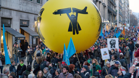 Manifestación en Barcelona contra los macroproyectos previstos en los presupuestos. Manifestación en Barcelona contra los macroproyectos previstos en los presupuestos.