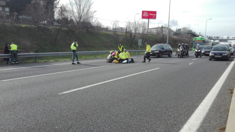 El taxista atropellado fue atendido en el mismo lugar del atropello. (EP) El taxista atropellado fue atendido en el mismo lugar del atropello. (EP)