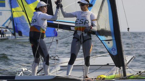 Támara Echegoyen y Berta Betanzos durante una regata en Río 2016/REUTERS Támara Echegoyen y Berta Betanzos durante una regata en Río 2016/REUTERS