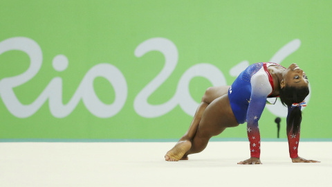 Momento del ejercicio de suelo de la estadounidense Simone Biles. /REUTERS Momento del ejercicio de suelo de la estadounidense Simone Biles. /REUTERS