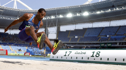 Christian Taylor en uno de sus saltos. /REUTERS Christian Taylor en uno de sus saltos. /REUTERS