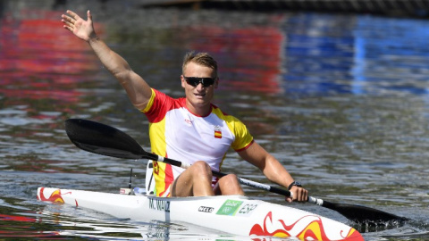 Marcus Walz celebra su medalla de oro en el K1 1.000 metros. /AFP Marcus Walz celebra su medalla de oro en el K1 1.000 metros. /AFP