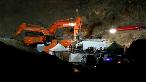 Los equipos de rescate, mineros de la Brigada de Salvamento Minero de Hunosa, Bomberos y Guardia Civil, encuentran sin vida el cuerpo de Julen./EFE Los equipos de rescate, mineros de la Brigada de Salvamento Minero de Hunosa, Bomberos y Guardia Civil, encuentran sin vida el cuerpo de Julen./EFE
