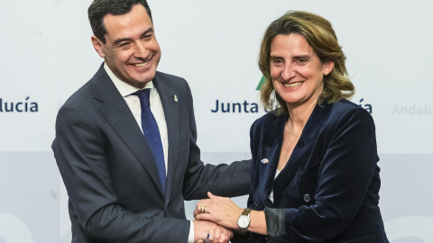 El presidente de la Junta de Andalucía, Juanma Moreno y la ministra para la Transición Ecológica, Teresa Ribera tras su reunión para abordar la sequía. El presidente de la Junta de Andalucía, Juanma Moreno y la ministra para la Transición Ecológica, Teresa Ribera tras su reunión para abordar la sequía.
